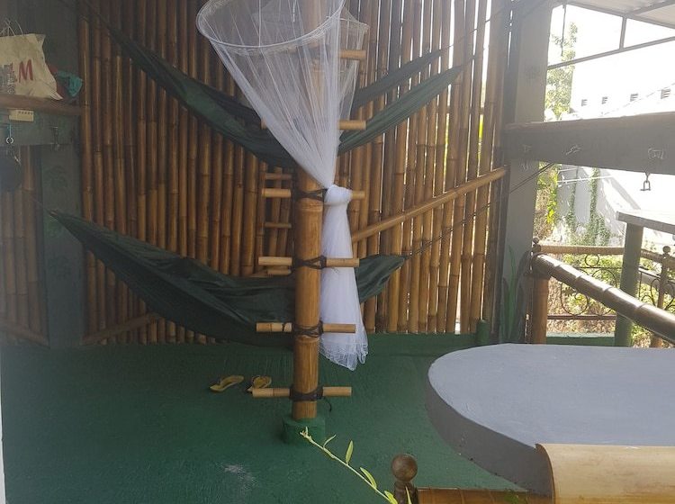 ホテル 24/7 Bed & Breakfast