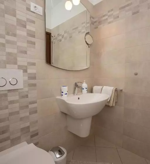 Hotelli Apartments Villa Nola