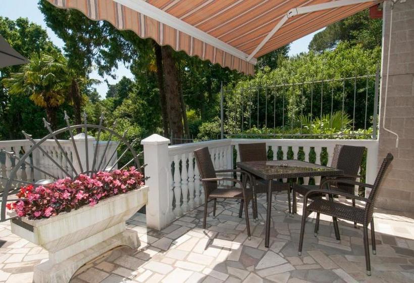 فندق Apartments Villa Nola