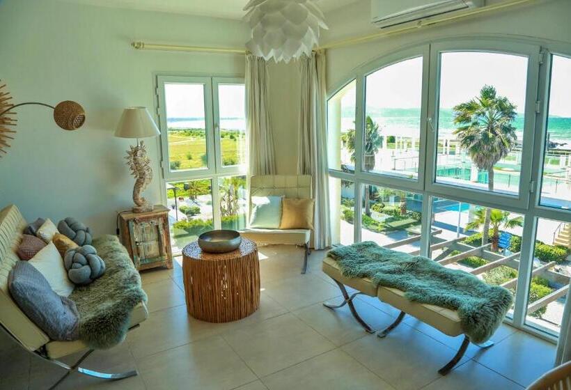 Hotel Aphrodite Beachfront Resort