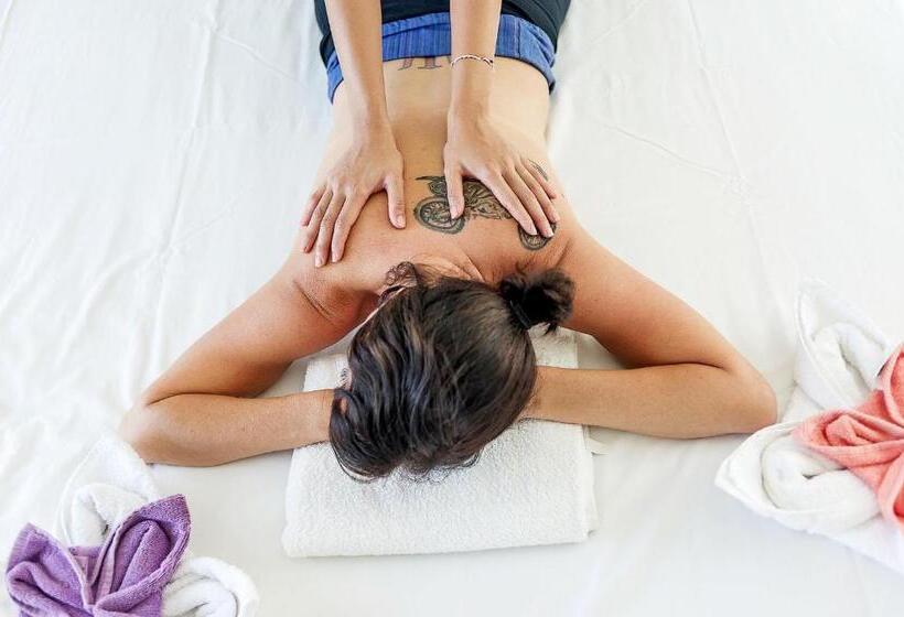 Hotel Aphrodite Beachfront Resort