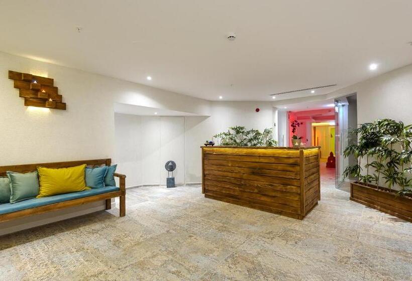 Hotel Aphrodite Beachfront Resort