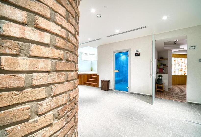 Hotel Aphrodite Beachfront Resort