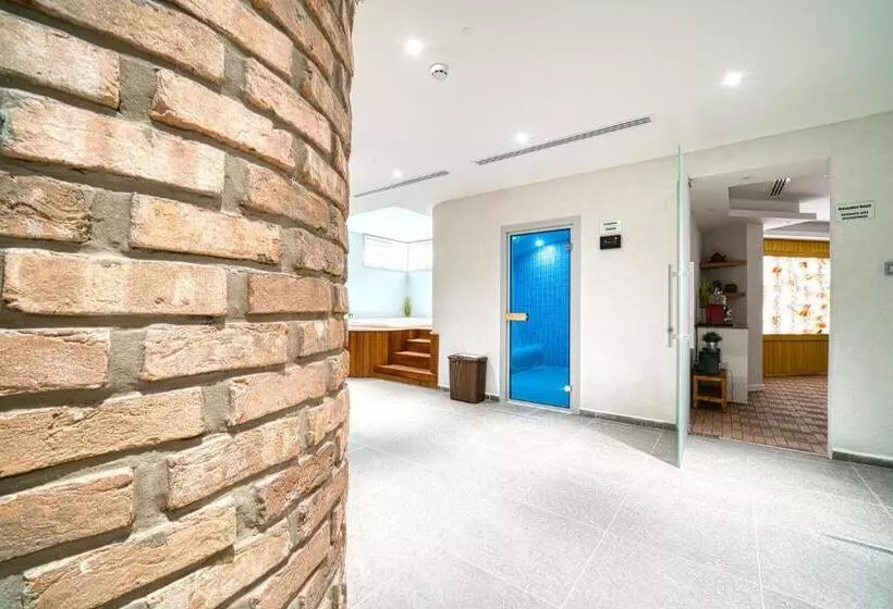 Hotelli Aphrodite Beachfront Resort