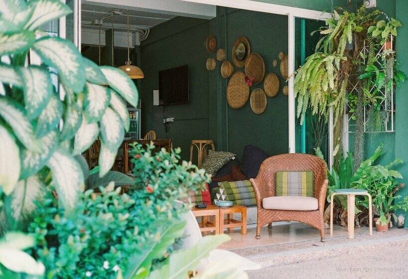 호텔 Baan Baan Hostel