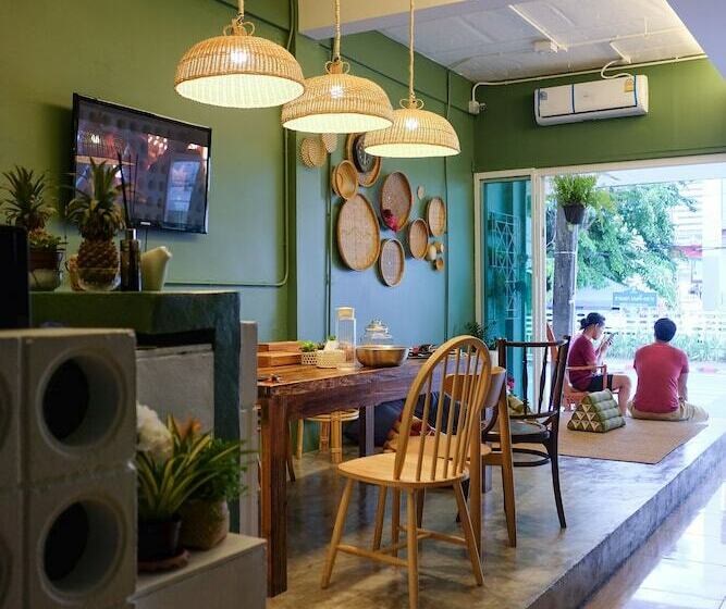 호텔 Baan Baan Hostel