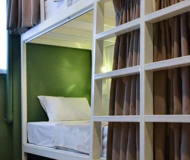 호텔 Baan Baan Hostel