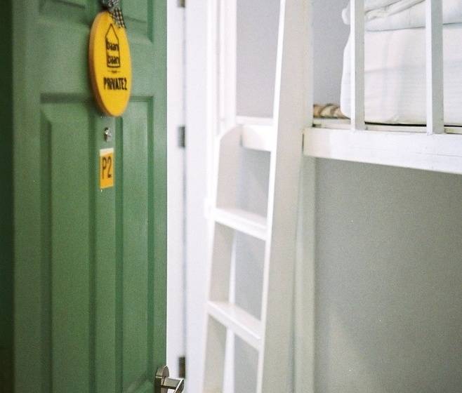 호텔 Baan Baan Hostel