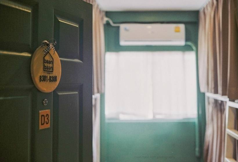 호텔 Baan Baan Hostel