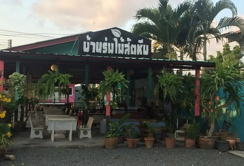 هتل Bannrommai Sattahip