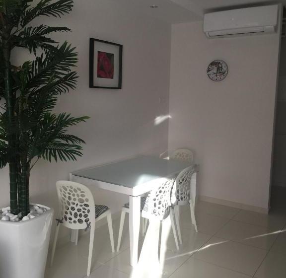 בית מלון כפרי Darlex Apartments Galatex Beach Center