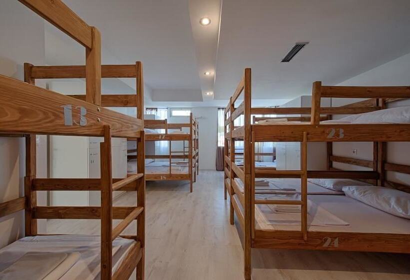 ホテル Hostel Poolside