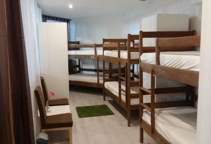 ホテル Hostel Poolside