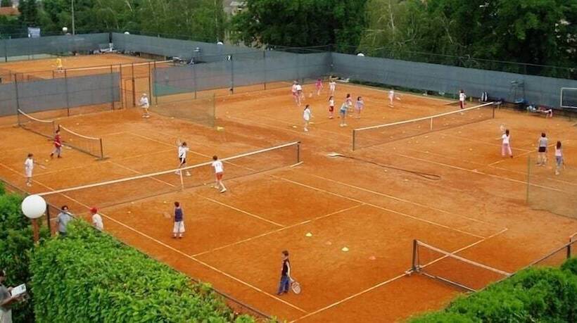 ホテル Hostel Poolside