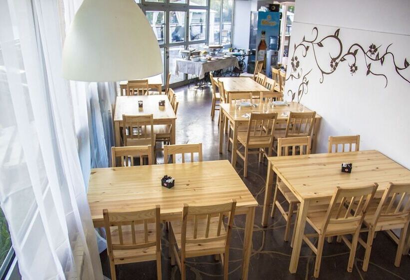 ホテル Hostel Poolside