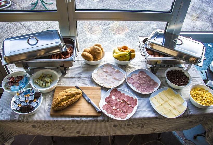 ホテル Hostel Poolside