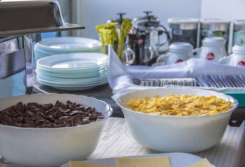 ホテル Hostel Poolside