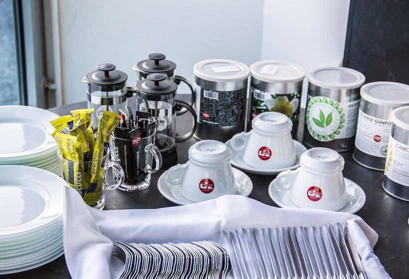 ホテル Hostel Poolside