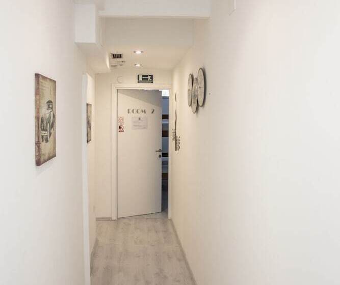 ホテル Hostel Poolside