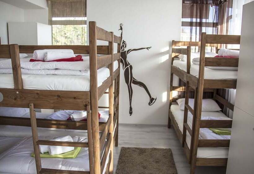 ホテル Hostel Poolside