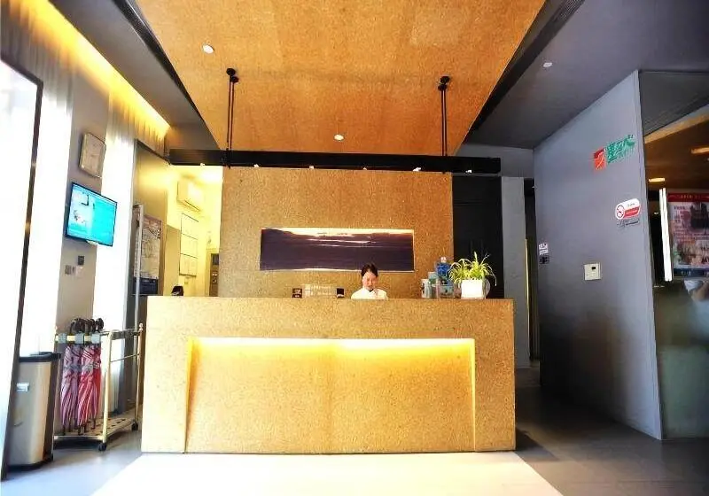 ホテル Jinjiang Inn Xinchang Gushan Road Big Buddha Temple