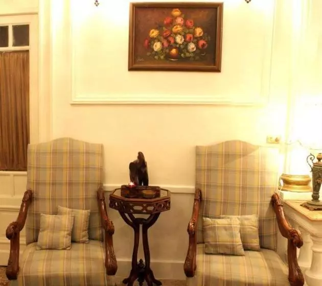 هتل Philip House