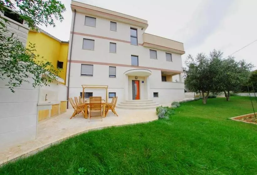 ホテル Pula Comfort Apartments