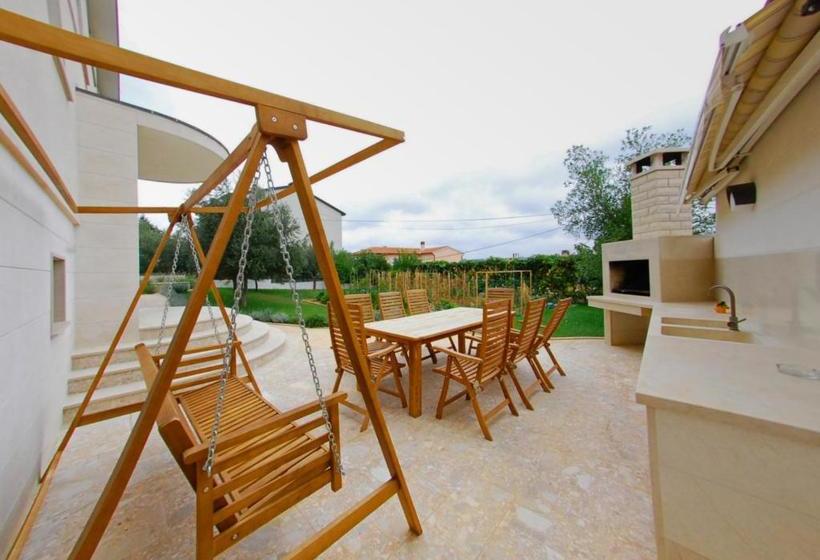 فندق Pula Comfort Apartments