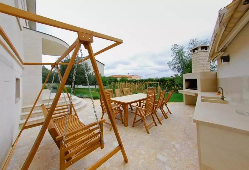 ホテル Pula Comfort Apartments