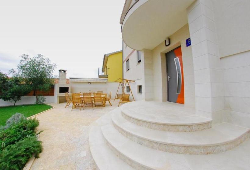 فندق Pula Comfort Apartments