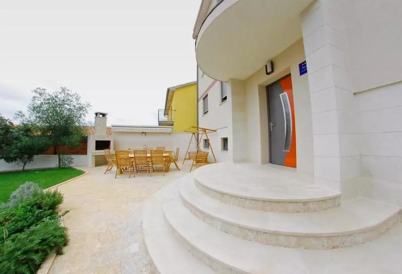 ホテル Pula Comfort Apartments