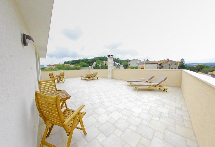 فندق Pula Comfort Apartments