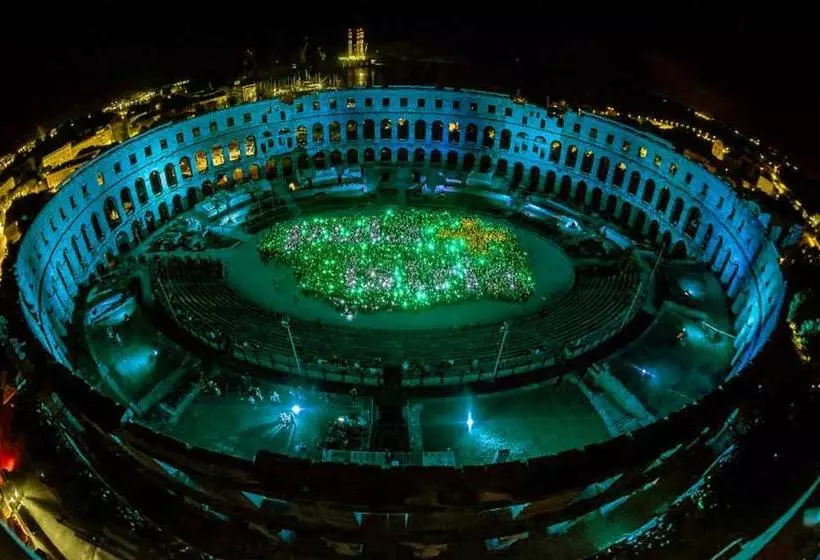 ホテル Pula Comfort Apartments