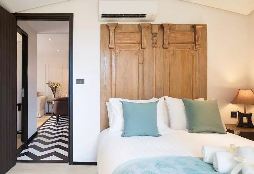 Hotelli The Symphony Suites Pattaya