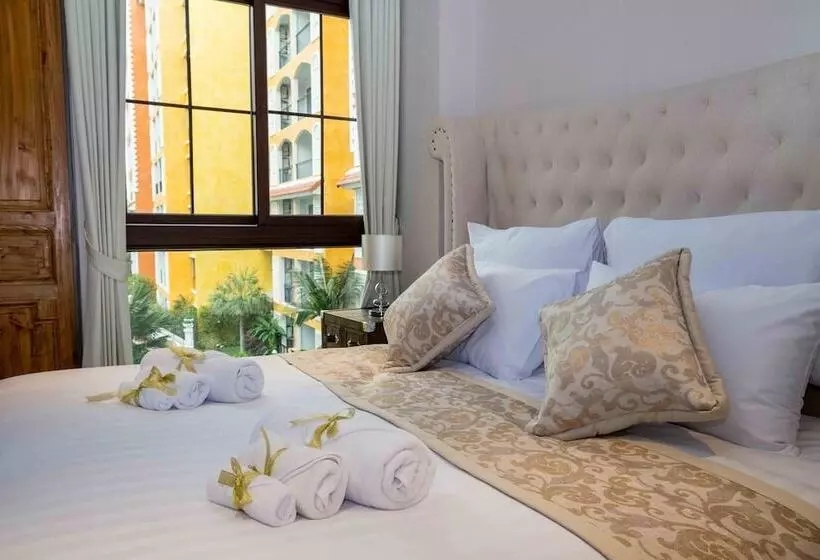 Hotelli The Symphony Suites Pattaya