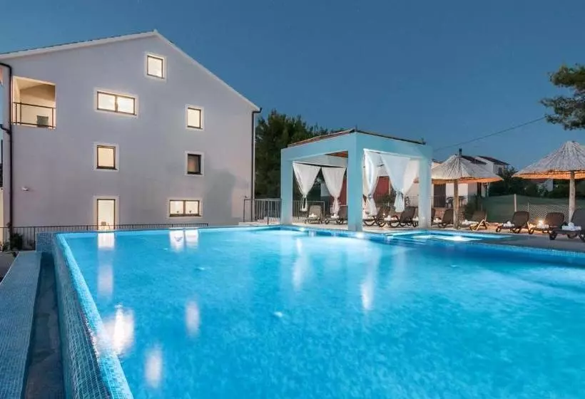 Hotelli Villa Toma