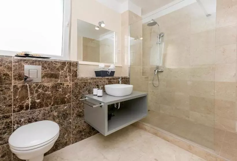 Hotelli Villa Toma