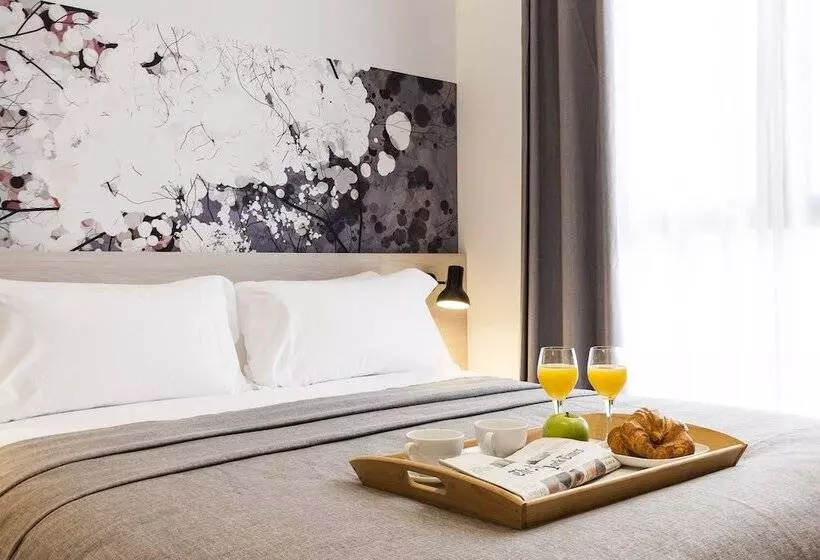 Aspasios Poble Nou Apartments