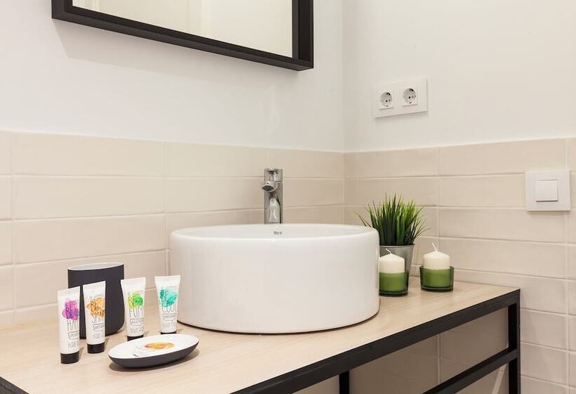 Aspasios Poble Nou Apartments