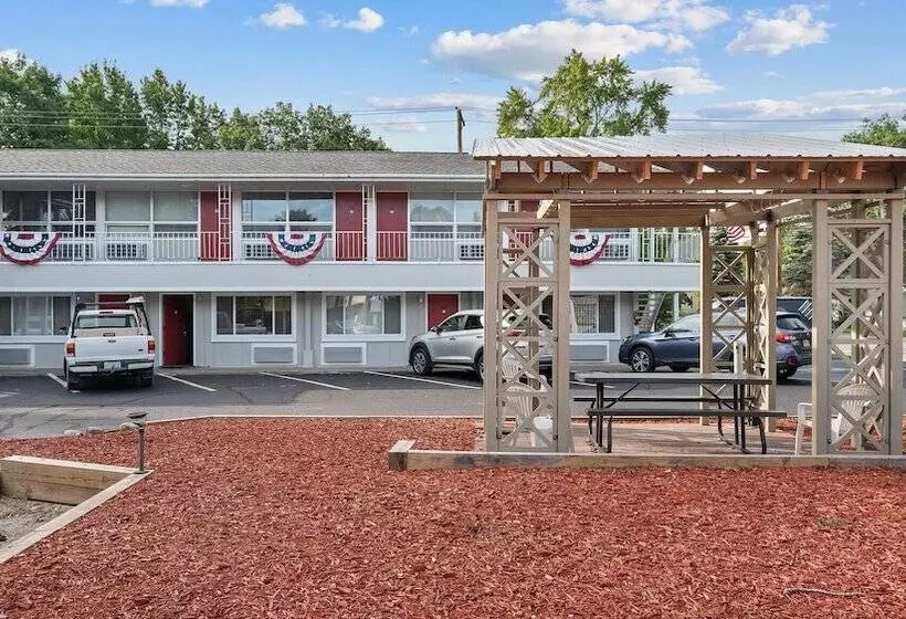 Grand Traverse Motel