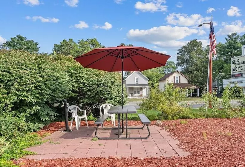 Grand Traverse Motel