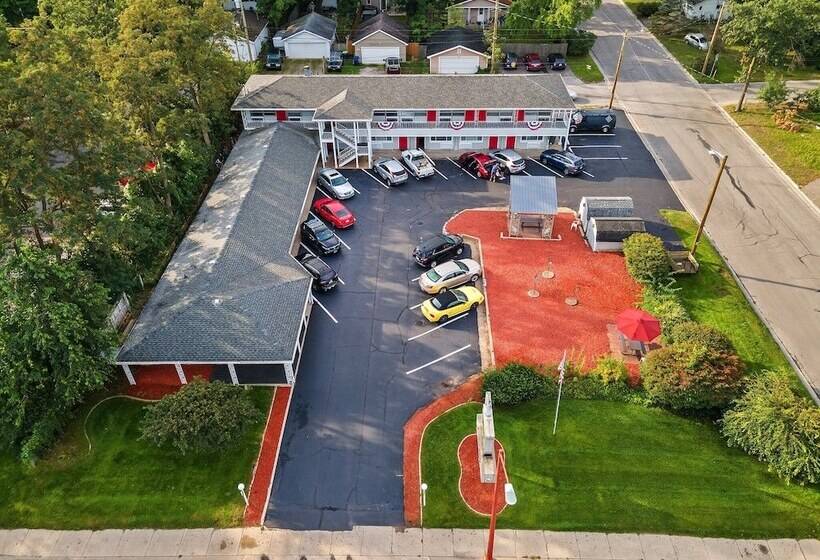 Grand Traverse Motel