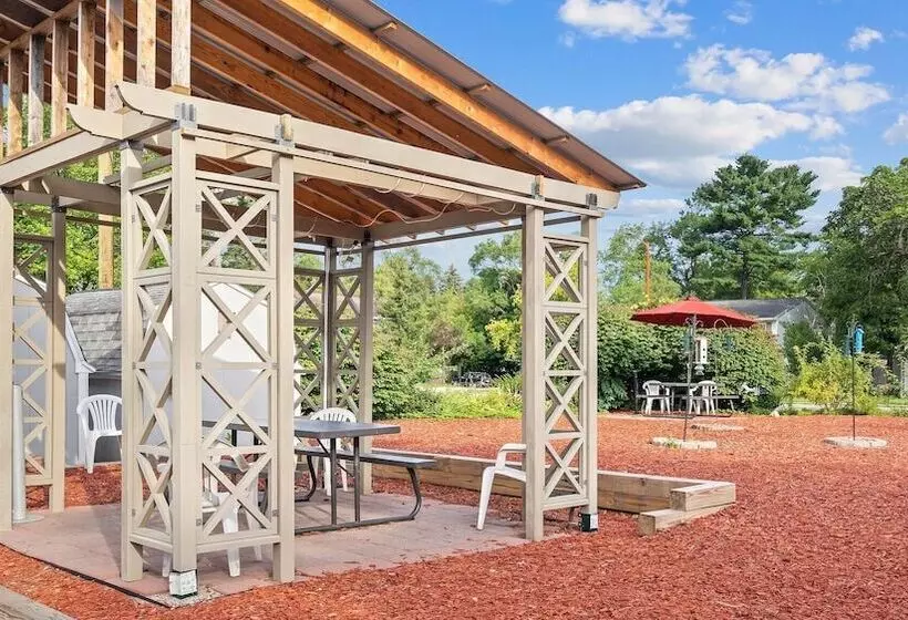 Grand Traverse Motel