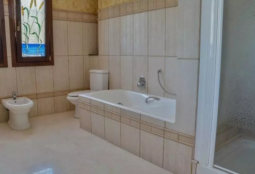 ホテル B&b Villa Carmen