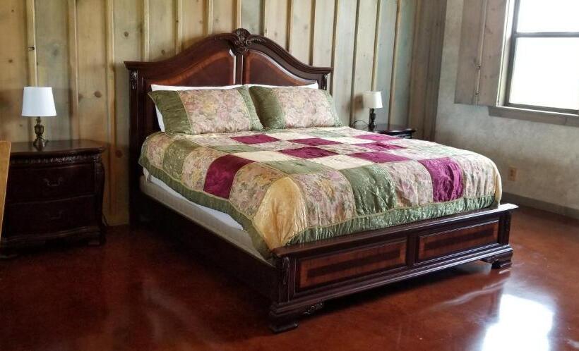 בית מלון כפרי Breezy Hills Cottages