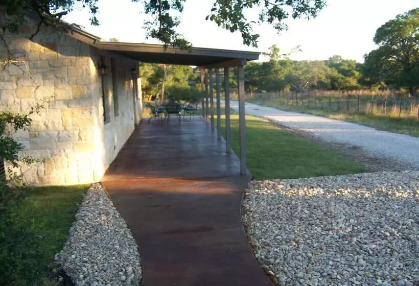 ホテル Breezy Hills Cottages
