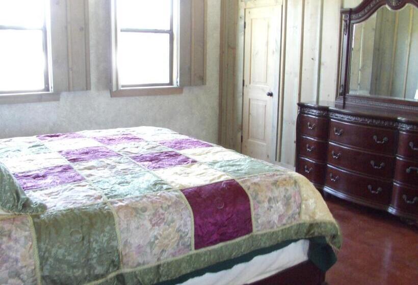 בית מלון כפרי Breezy Hills Cottages