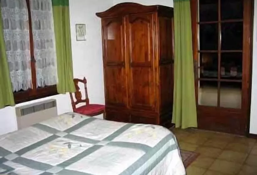 ホテル Chambres D Hotes Aux Trois Sources