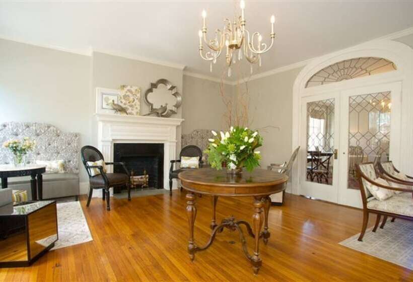 ホテル Dinsmore Boutique Inn