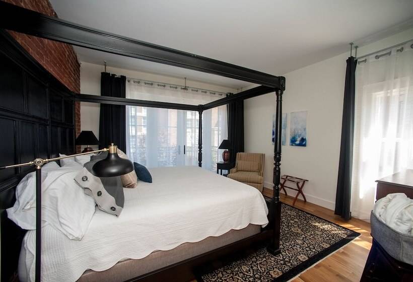 ホテル Dinsmore Boutique Inn